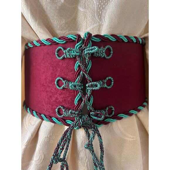 Large statement belt with floral print and lace up corset detail - Picture 5 of 7